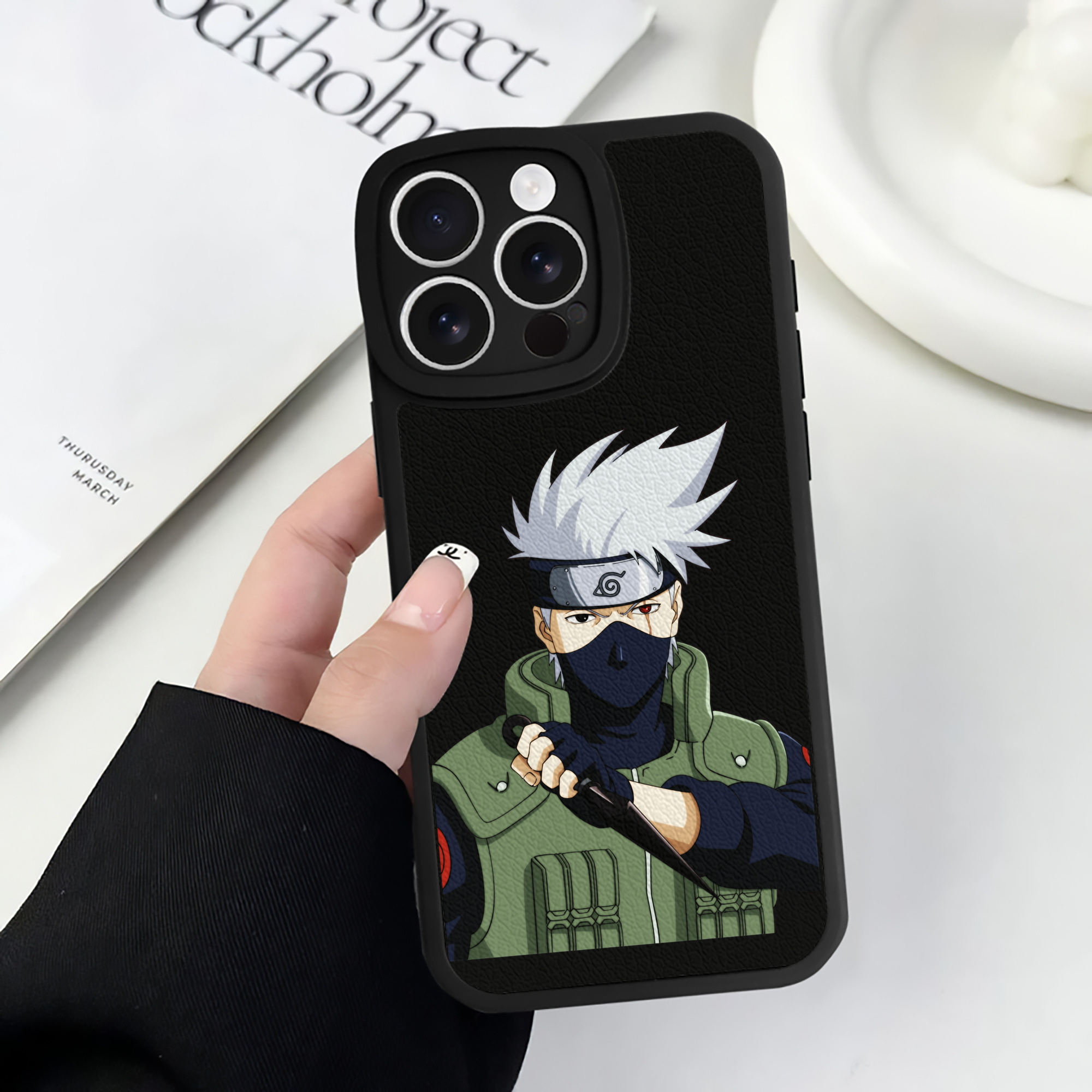 （画像用） NARUTO -ナルト- はたけ カカシ Hatake Kakashi 【iPhone 16シリーズ対応】シリコンスマホケース（レザー調） 材質：シリコン